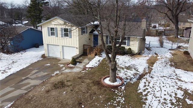 8814 Slater Street, Overland Park, KS 66212