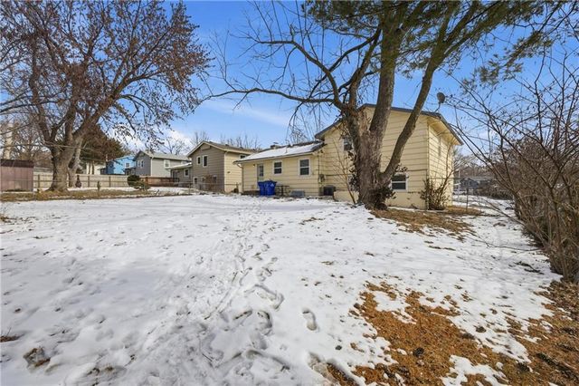 8814 Slater Street, Overland Park, KS 66212