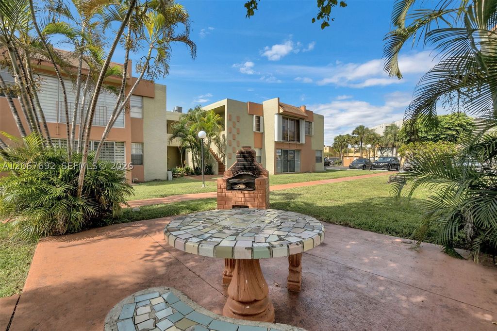 9370 W Flagler St 209A, Miami, FL 33174