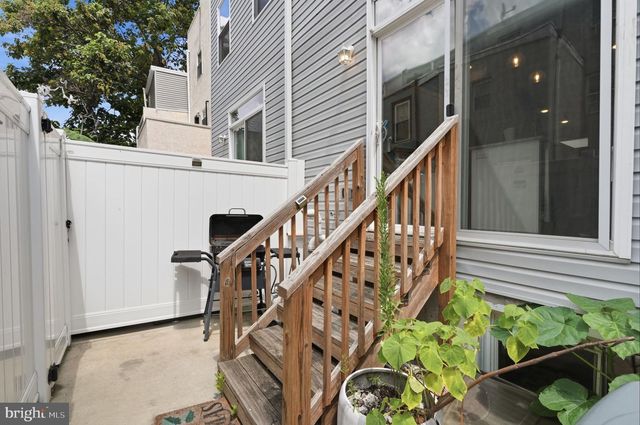 1746 WATERLOO ST, Philadelphia, PA 19122