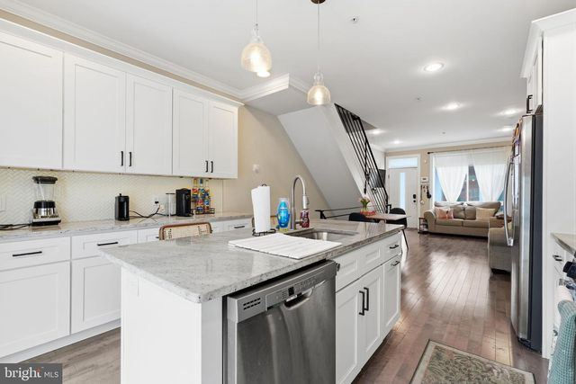 1746 WATERLOO ST, Philadelphia, PA 19122