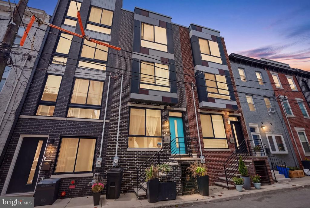 1746 WATERLOO ST, Philadelphia, PA 19122