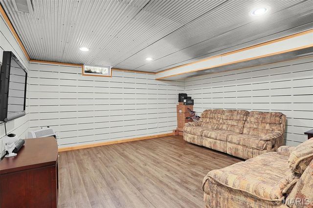 622 Ensign Cir, Edwardsville, IL 62025