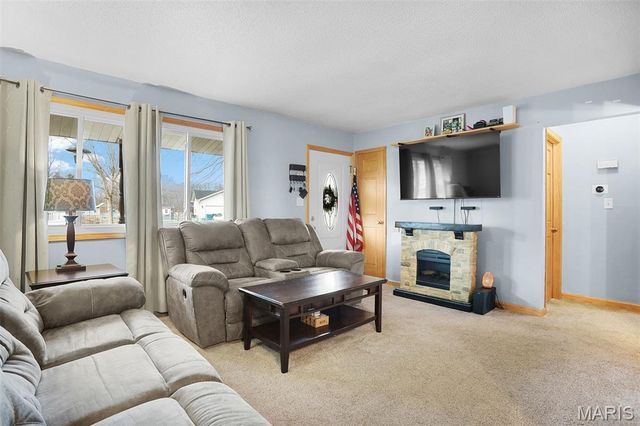 622 Ensign Cir, Edwardsville, IL 62025