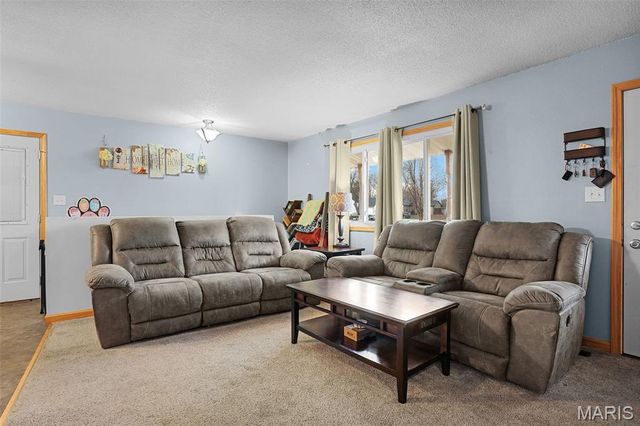 622 Ensign Cir, Edwardsville, IL 62025