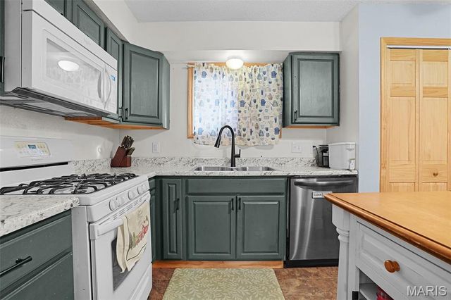 622 Ensign Cir, Edwardsville, IL 62025