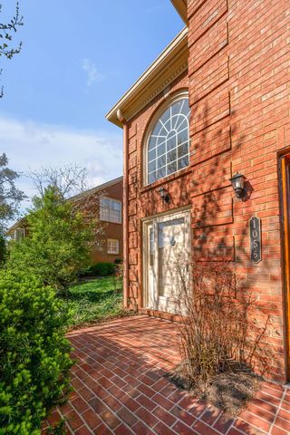 1056 Taborlake Drive, Lexington, KY 40502