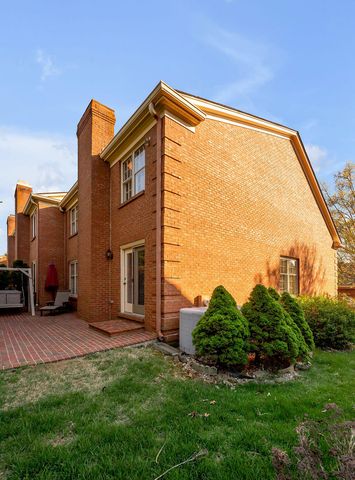 1056 Taborlake Drive, Lexington, KY 40502