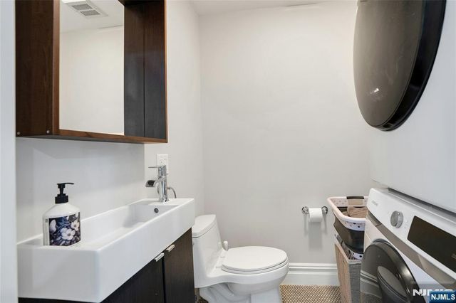 218 8th Street, Jersey City, NJ 07302