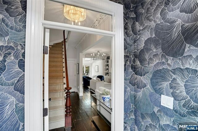 218 8th Street, Jersey City, NJ 07302