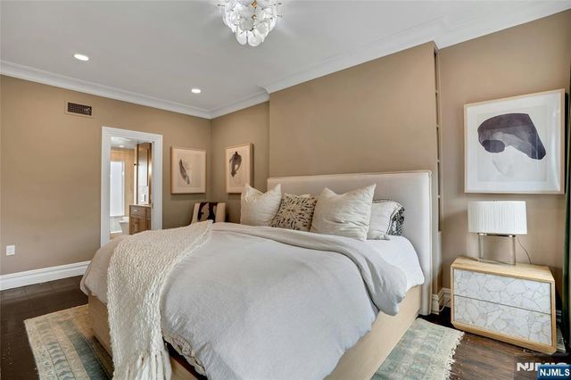 218 8th Street, Jersey City, NJ 07302