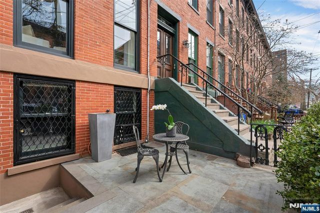 218 8th Street, Jersey City, NJ 07302