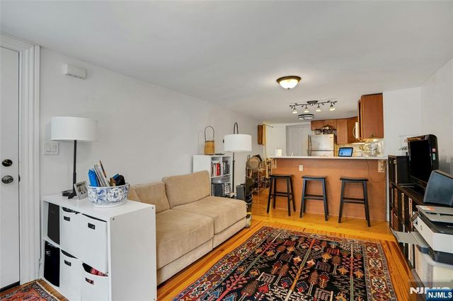 218 8th Street, Jersey City, NJ 07302