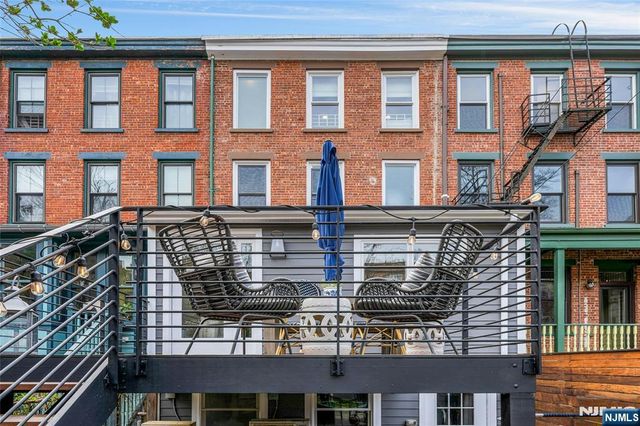 218 8th Street, Jersey City, NJ 07302