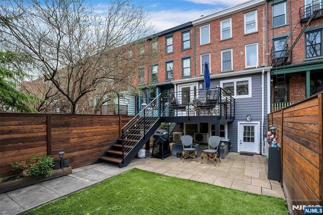 218 8th Street, Jersey City, NJ 07302