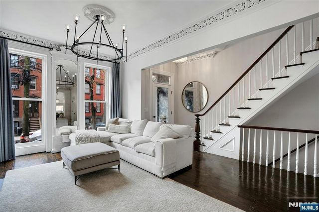 218 8th Street, Jersey City, NJ 07302