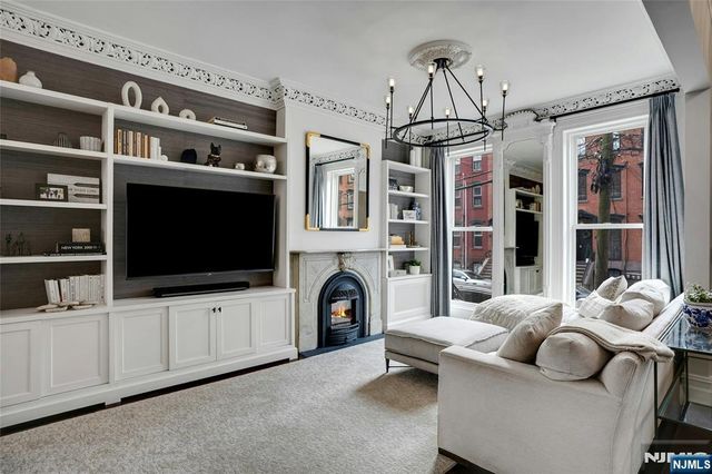 218 8th Street, Jersey City, NJ 07302