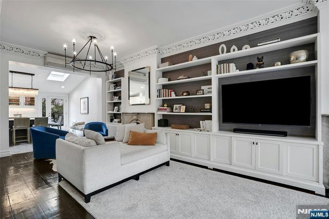 218 8th Street, Jersey City, NJ 07302