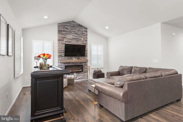 207 LIBERTY HALL DR, Fredericksburg, VA 22406
