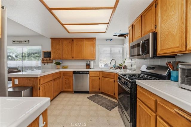 352 Leafwood Court, Riverside, CA 92506