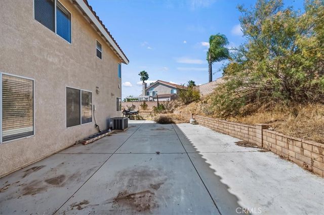 352 Leafwood Court, Riverside, CA 92506