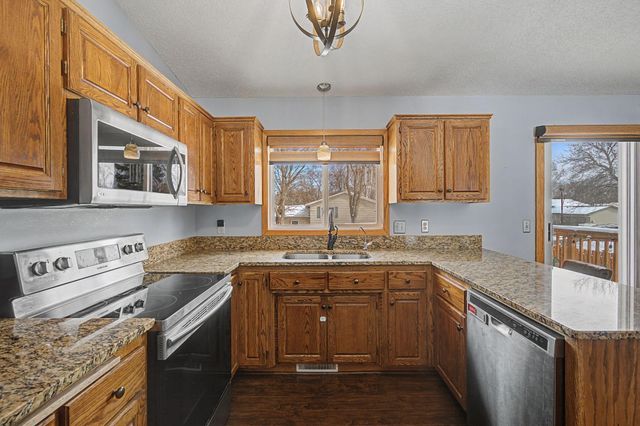 9614 Wellington Lane N, Maple Grove, MN 55369