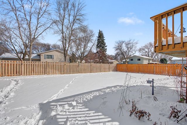 9614 Wellington Lane N, Maple Grove, MN 55369