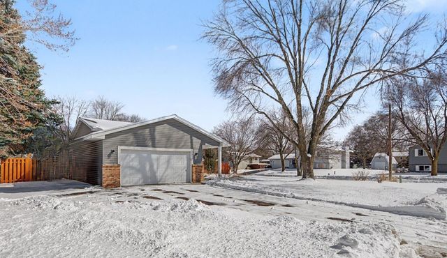 9614 Wellington Lane N, Maple Grove, MN 55369