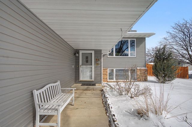 9614 Wellington Lane N, Maple Grove, MN 55369