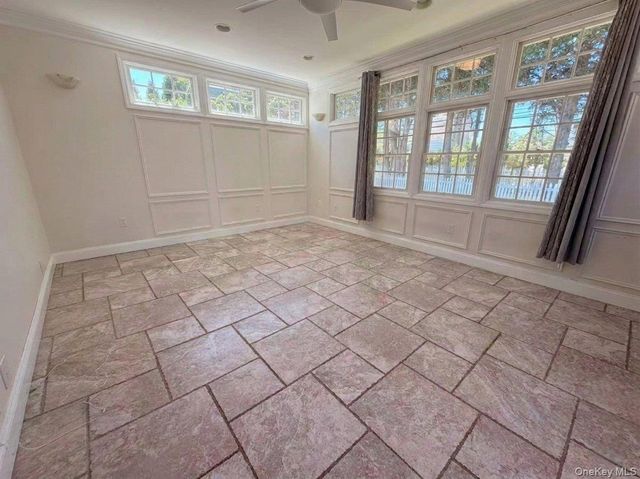 31 Stoothoff Drive, New Hyde Park, NY 11040