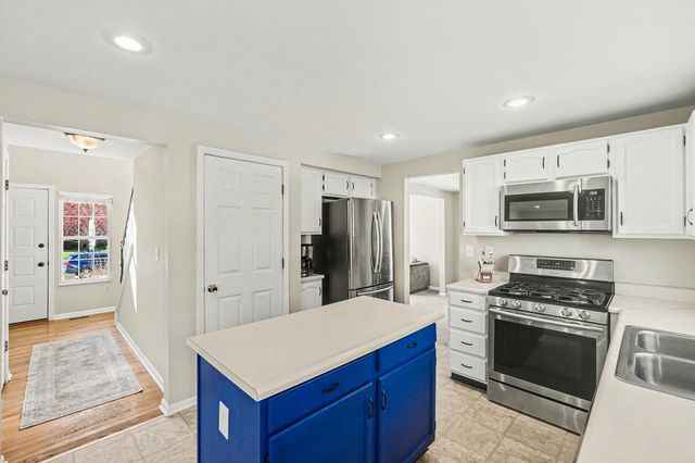 8430 Woodcreek Drive, Florence, KY 41042