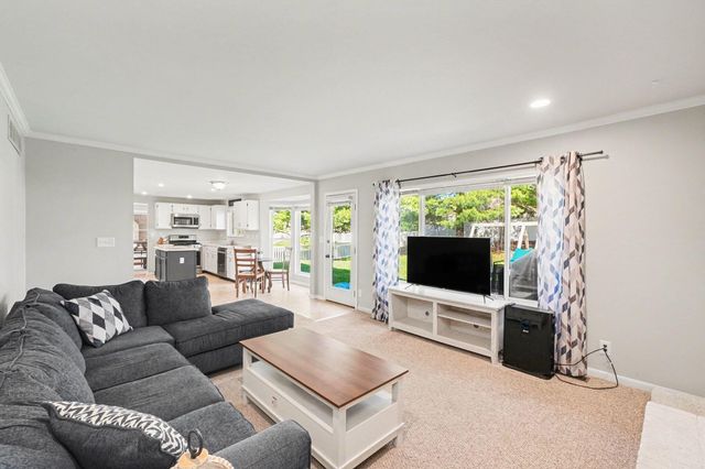 8430 Woodcreek Drive, Florence, KY 41042