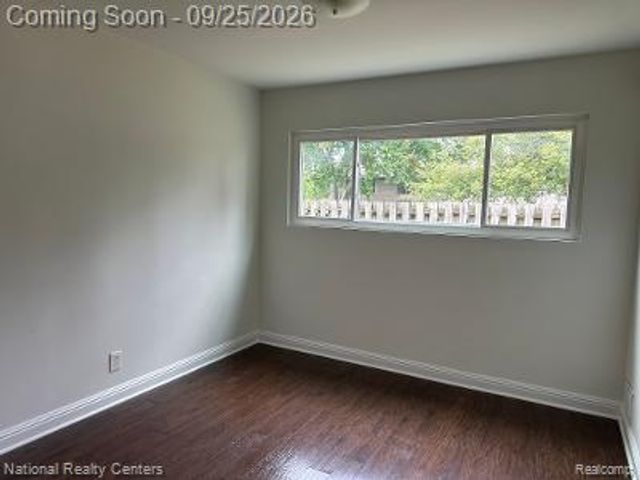2546 LAFAY DRIV N Lafay Drive, West Bloomfield, MI 48324