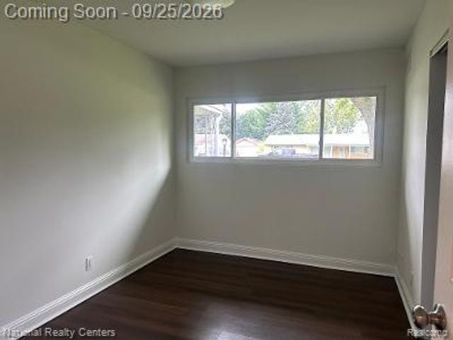 2546 LAFAY DRIV N Lafay Drive, West Bloomfield, MI 48324