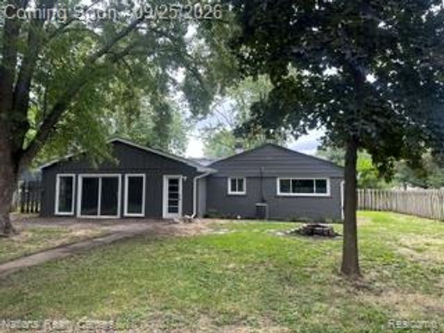 2546 LAFAY DRIV N Lafay Drive, West Bloomfield, MI 48324