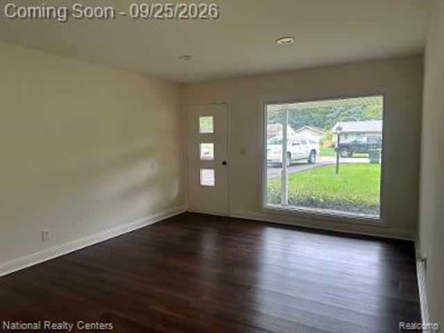 2546 LAFAY DRIV N Lafay Drive, West Bloomfield, MI 48324