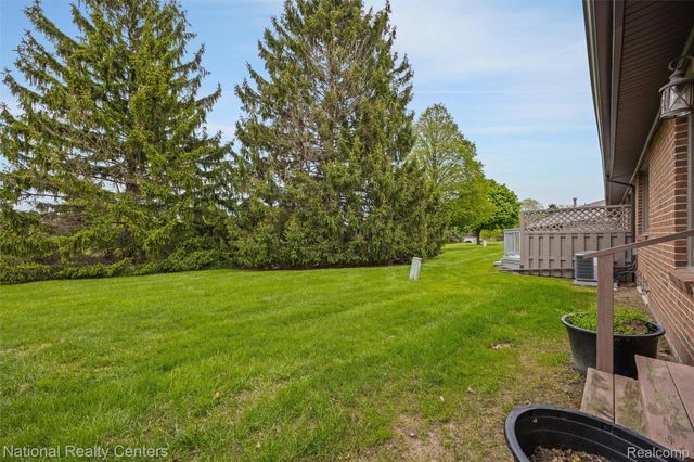 16061 Meadows Drive, Macomb Township, MI 48044