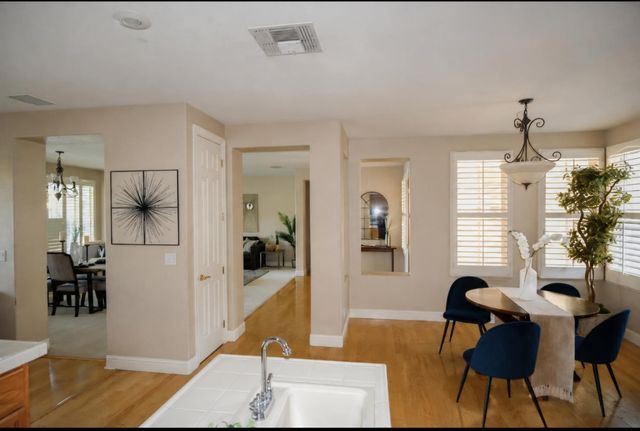9209 Brigantine Ct, Elk Grove, CA 95758