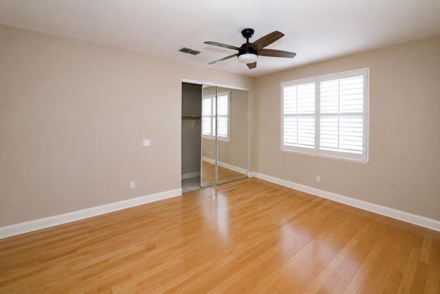 9209 Brigantine Ct, Elk Grove, CA 95758