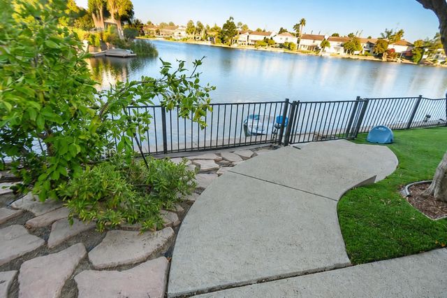 9209 Brigantine Ct, Elk Grove, CA 95758