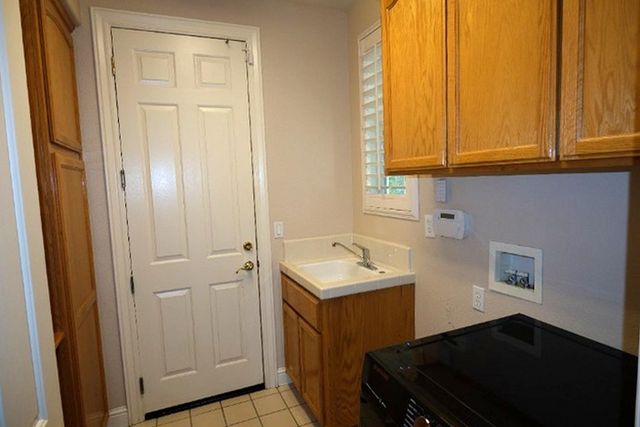 9209 Brigantine Ct, Elk Grove, CA 95758