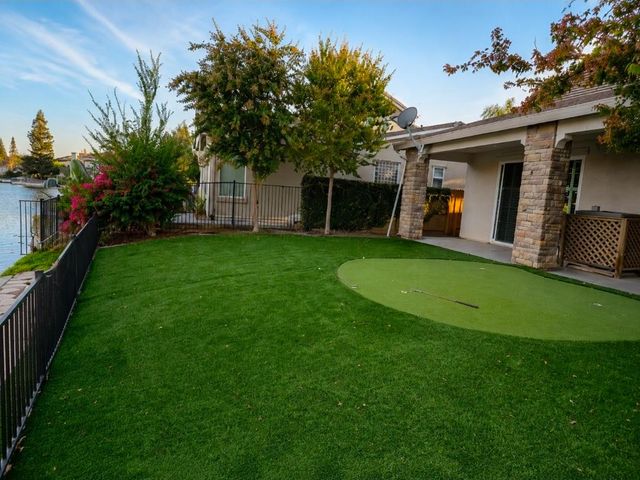 9209 Brigantine Ct, Elk Grove, CA 95758