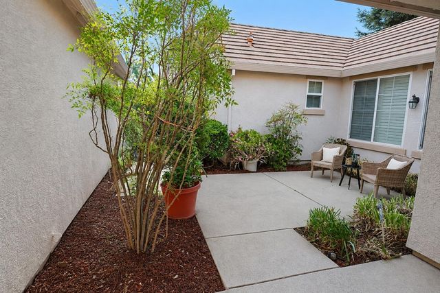 9209 Brigantine Ct, Elk Grove, CA 95758