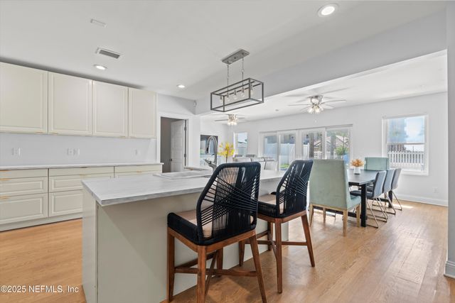 109 12TH Avenue N, Jacksonville Beach, FL 32250