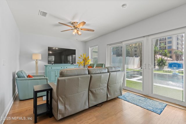 109 12TH Avenue N, Jacksonville Beach, FL 32250