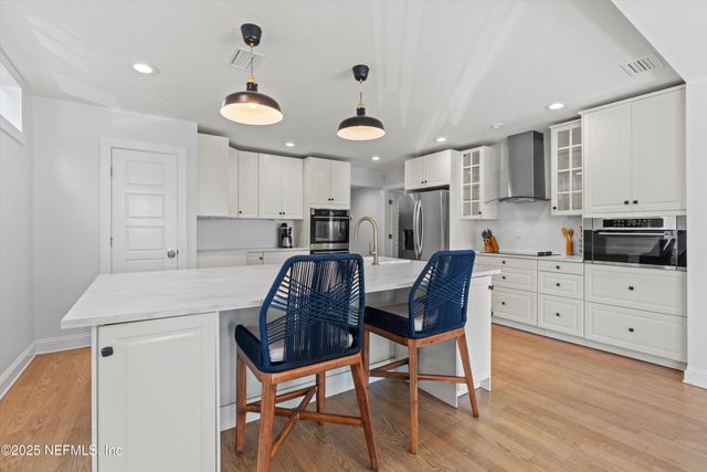 109 12TH Avenue N, Jacksonville Beach, FL 32250