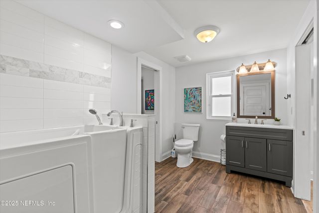 109 12TH Avenue N, Jacksonville Beach, FL 32250