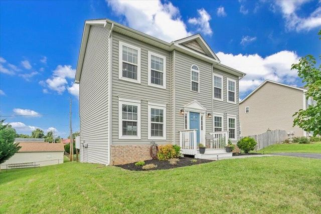 522 Cambridge Court RD, Vinton, VA 24179