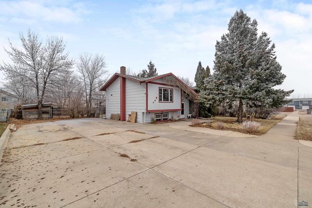 2636 PLATEAU LN, Rapid City, SD 57703