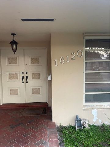 16120 E Troon Circle, Miami Lakes, FL 33014